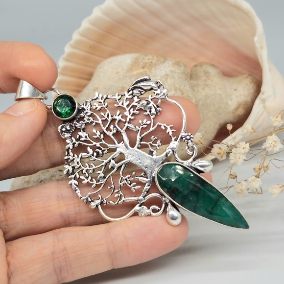 Natural Beautiful Raw Emerald Stone/Diopside Silver 925 Pendant - Picture 8 of 10